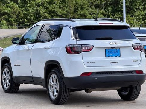 Used 2024 Jeep Compass Latitude AWD/4WD image 11