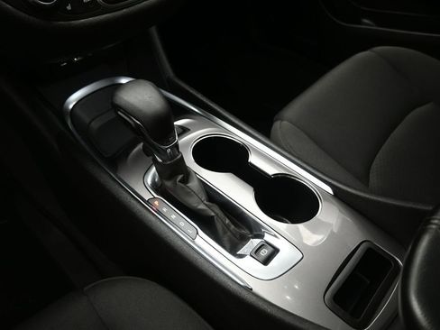 Used 2022 Chevrolet Malibu LT image 17