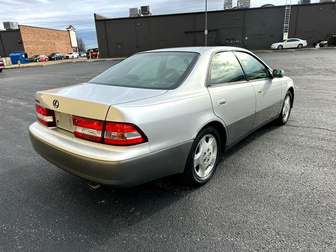 Used 2000 Lexus ES 330 image 5