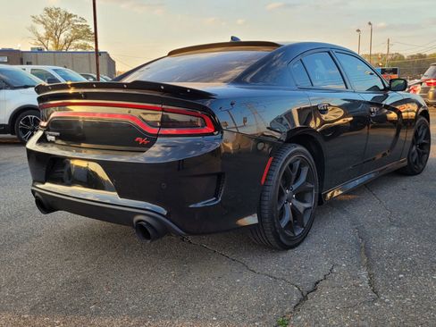 Used 2019 Dodge Charger R/T image 11