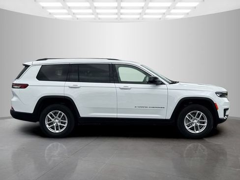 Certified 2024 Jeep Grand Cherokee L Laredo AWD/4WD image 8