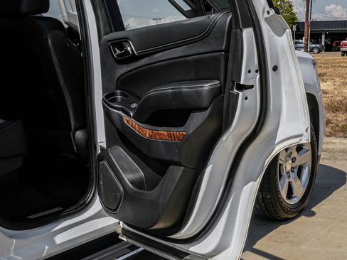 Used 2020 Chevrolet Tahoe Premier AWD/4WD image 48