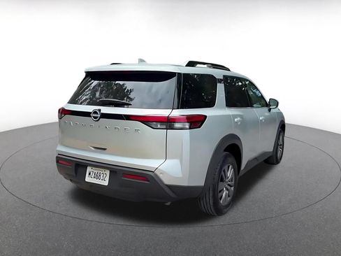 Used 2025 Nissan Pathfinder SV FWD image 11