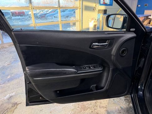 Used 2014 Dodge Charger SXT RWD image 18