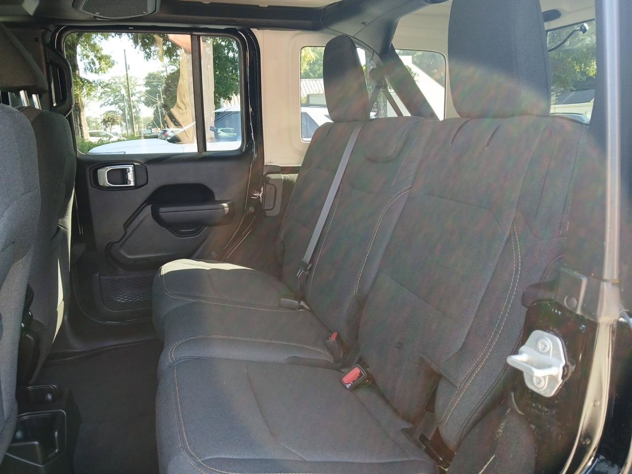 Used 2024 Jeep Wrangler Unlimited Sport AWD/4WD image 10