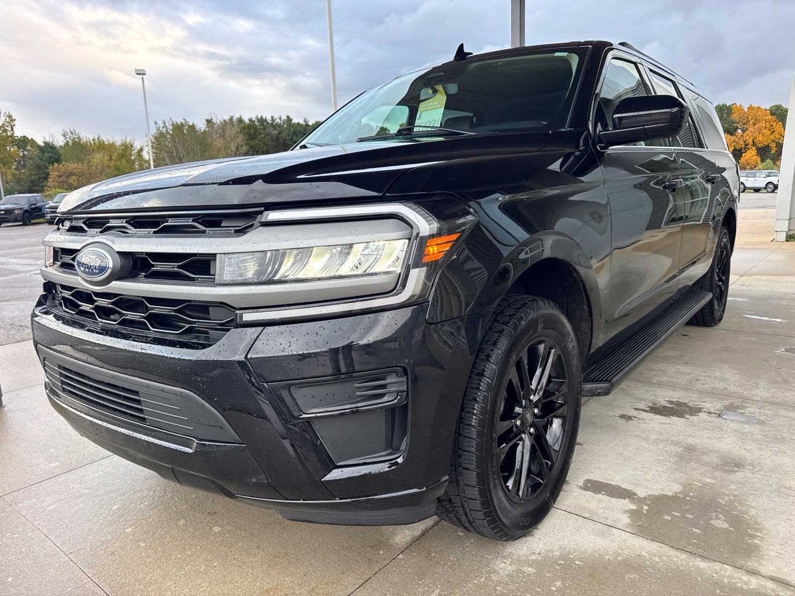 Certified 2024 Ford Expedition Max XLT AWD/4WD image 3