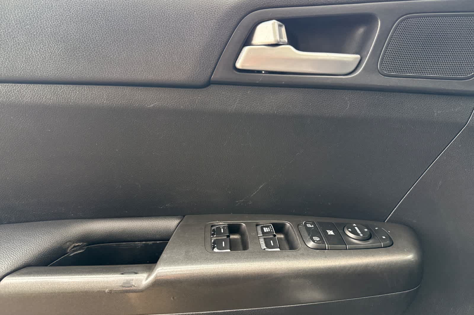 Used 2021 Kia Sportage LX AWD/4WD image 12