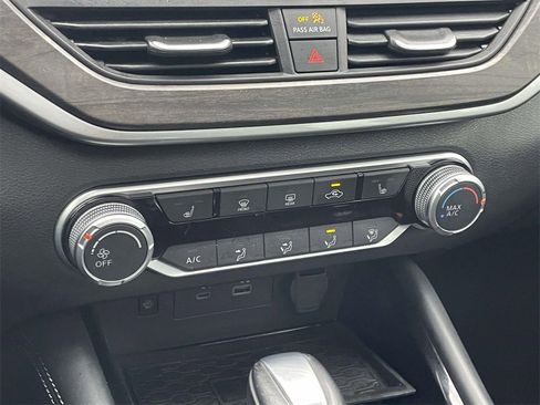 Used 2024 Nissan Altima 2.5 SV w/ SV Premium Package image 24