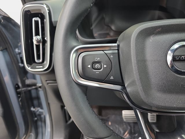 Used 2022 Volvo XC40 T5 R-Design w/ Protection Package AWD/4WD image 17