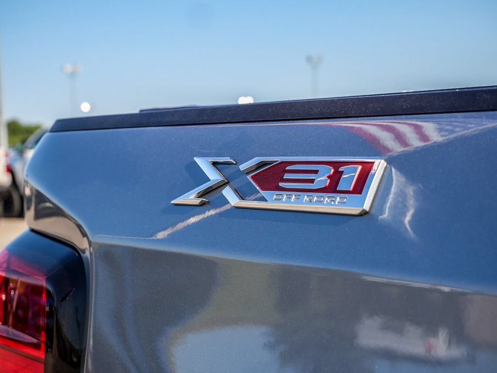 Used 2025 GMC Sierra 1500 SLT w/ SLT Premium Plus Package AWD/4WD image 12