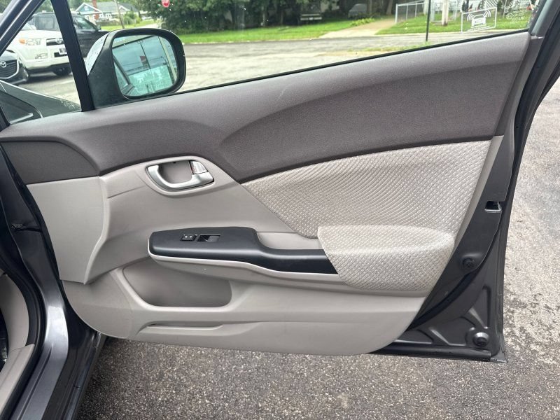 Used 2012 Honda Civic Hybrid Sedan image 15