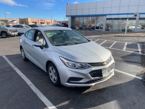 Used 2018 Chevrolet Cruze LS image 31