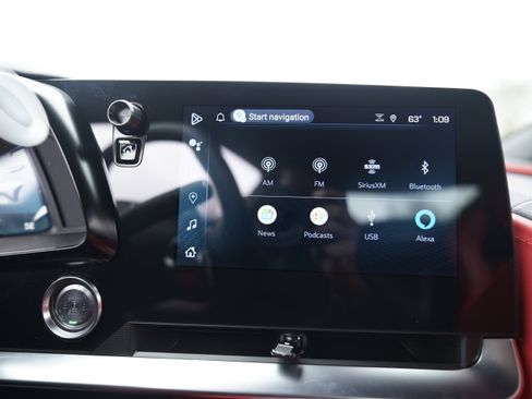 Used 2025 Chevrolet Corvette 2LT image 24