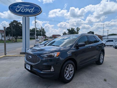 Used 2024 Ford Edge SEL w/ Convenience Package AWD/4WD image 2