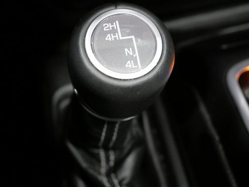 Used 2019 Jeep Wrangler Unlimited Sahara image 23