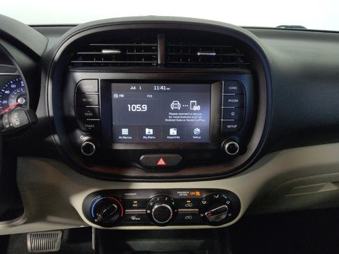 Used 2020 Kia Soul LX FWD image 25