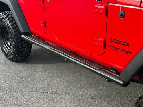 Used 2018 Jeep Wrangler Unlimited Sport S AWD/4WD image 17