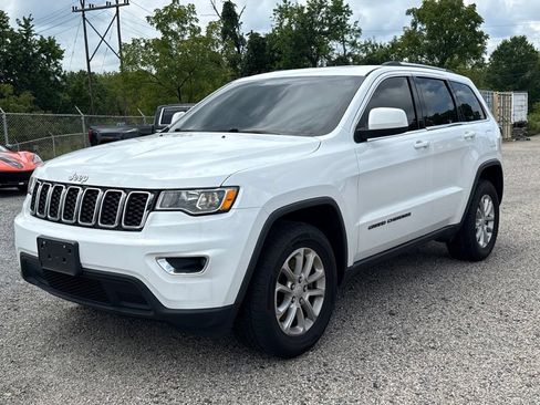 Used 2021 Jeep Grand Cherokee Laredo AWD/4WD image 3
