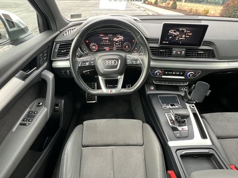 Used 2018 Audi SQ5 Premium Plus w/ Navigation Package image 20