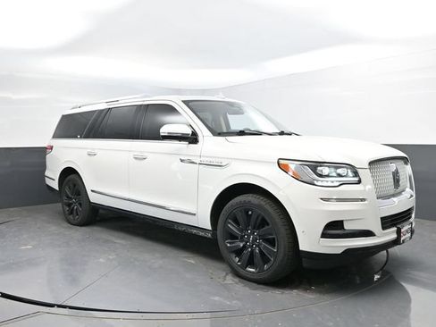 Used 2024 Lincoln Navigator L Reserve w/ Equipment Group 201A AWD/4WD image 5