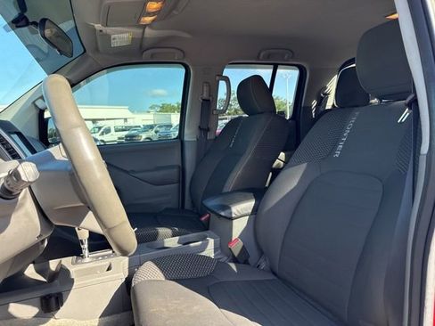 Used 2015 Nissan Frontier Desert Runner RWD image 8