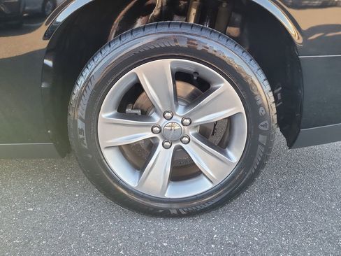Used 2016 Dodge Challenger SXT RWD image 7