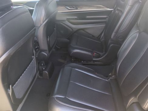 Used 2024 Jeep Grand Cherokee L Limited w/ Luxury Tech Group II image 20