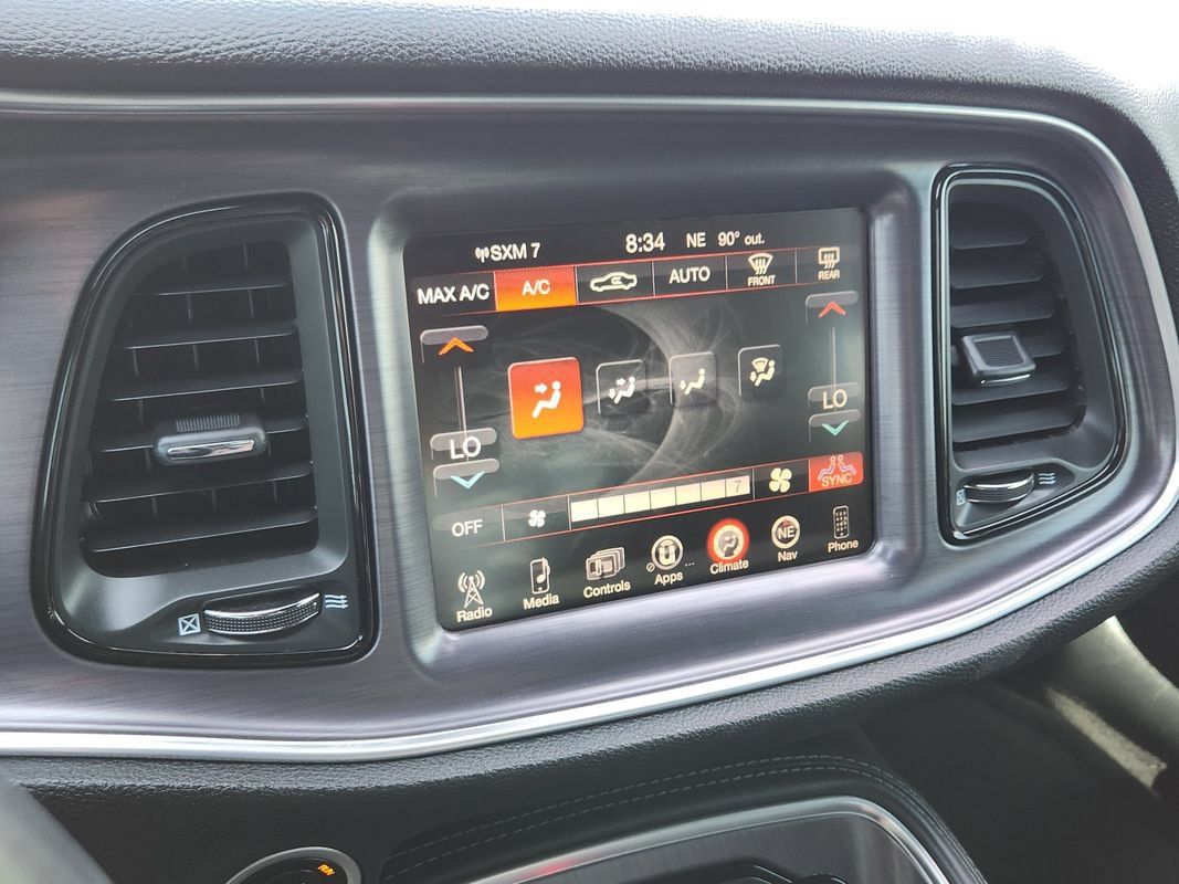 Used 2015 Dodge Challenger SXT w/ Driver Convenience Group RWD image 22