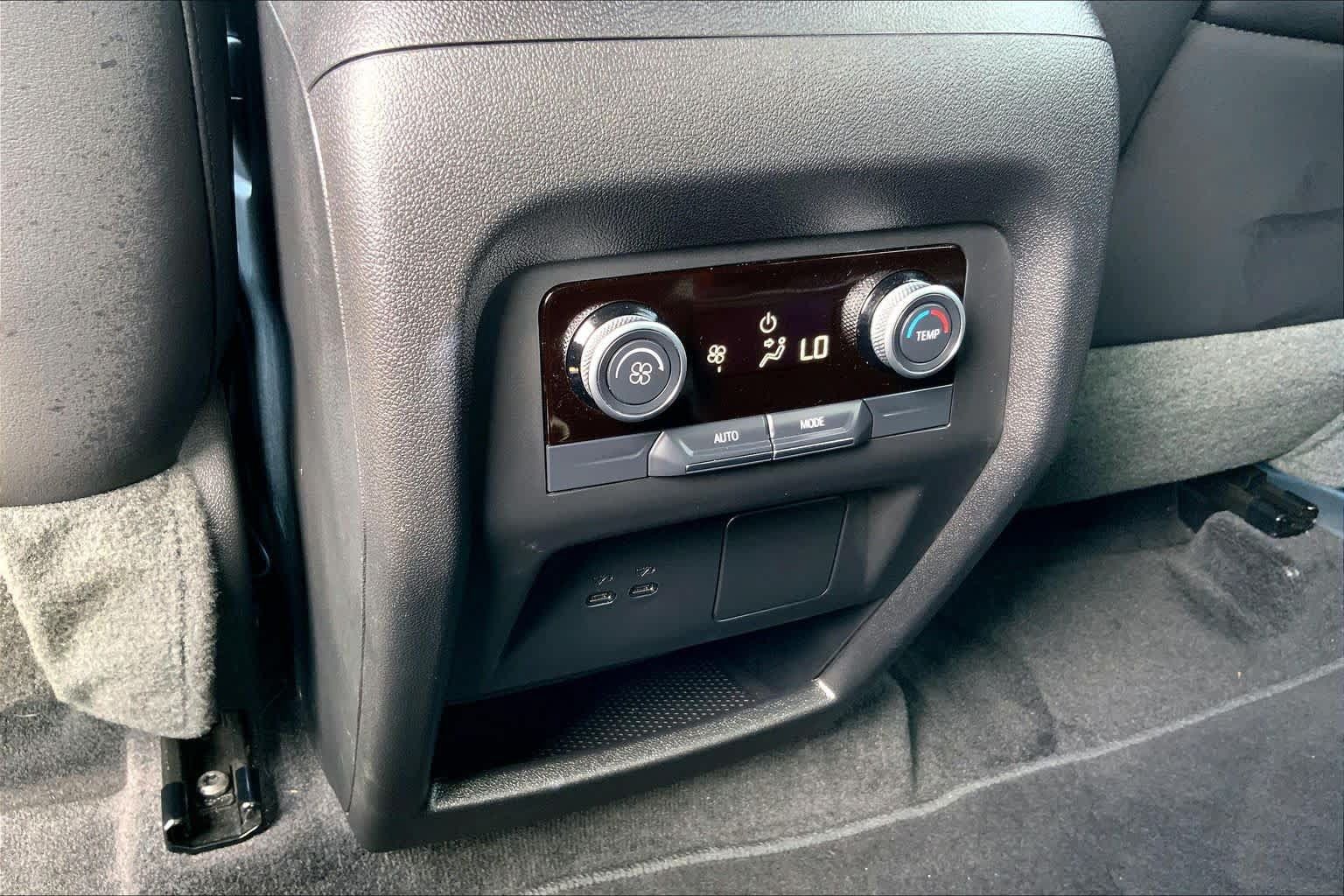 Used 2025 Buick Enclave Sport Touring FWD image 35