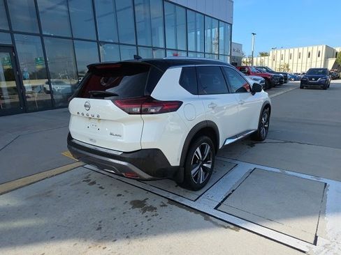 Used 2023 Nissan Rogue SL w/ SL Premium Package image 5