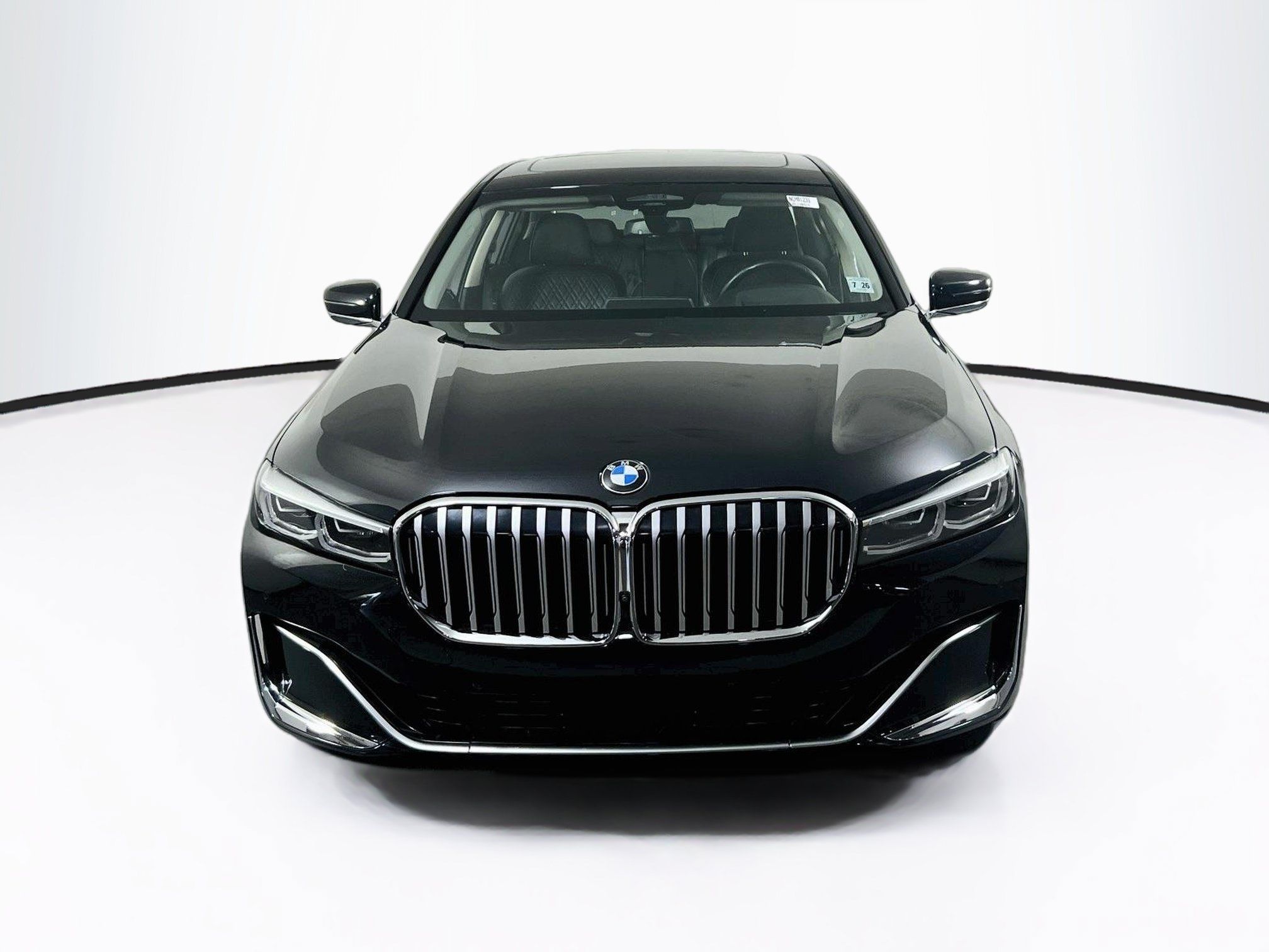 Used 2022 BMW 750i xDrive w/ Executive Package AWD/4WD image 2