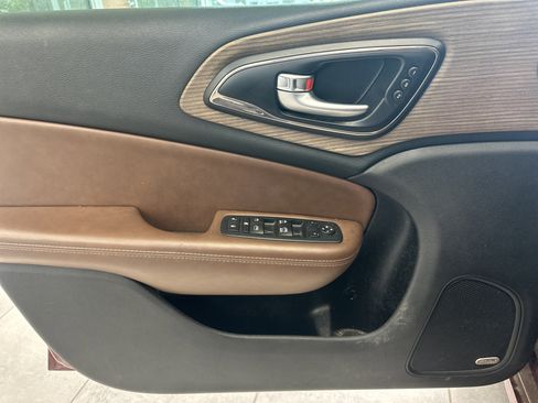 Used 2016 Chrysler 200 C w/ Premium Group image 18