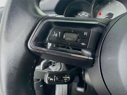 Certified 2023 Porsche Macan S AWD/4WD image 12