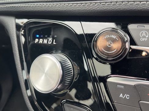 New 2026 Chrysler Pacifica Select image 27