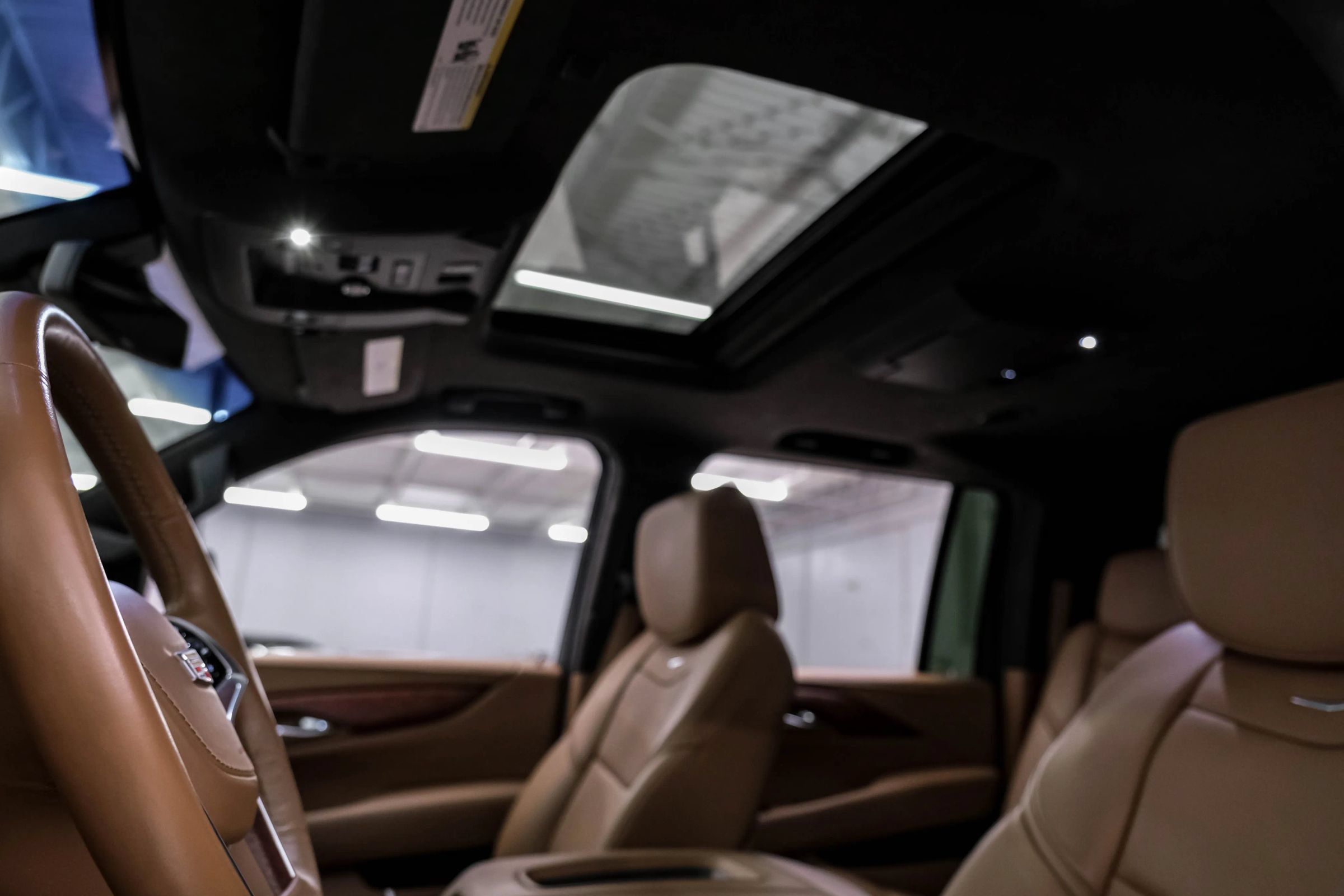 Used 2017 Cadillac Escalade ESV Platinum AWD/4WD image 4