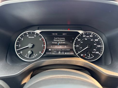 Used 2023 Nissan Rogue S AWD/4WD image 15