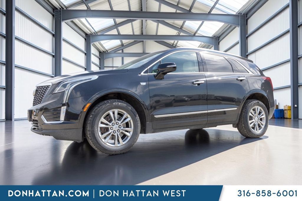 Used 2020 Cadillac XT5 Premium Luxury AWD/4WD image 2