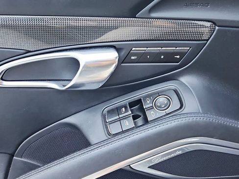 Used 2014 Porsche 911 Turbo S image 17