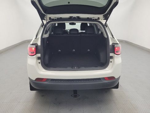 Used 2017 Jeep Compass Latitude w/ Popular Equipment Group FWD image 29