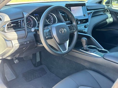 Used 2022 Toyota Camry LE image 10