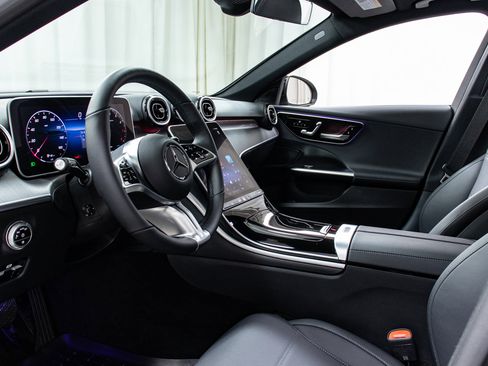 Used 2025 Mercedes-Benz C 300 4MATIC Sedan image 13