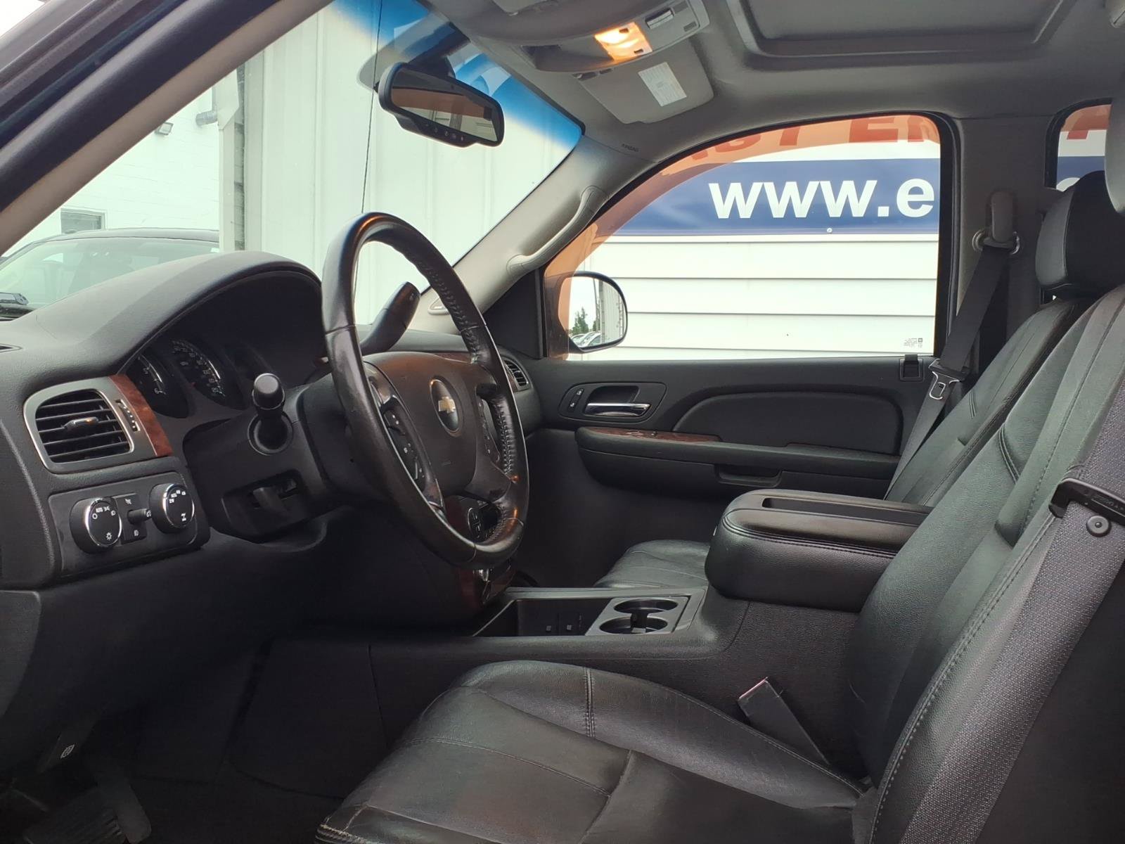 Used 2007 Chevrolet Avalanche LTZ w/ LTZ Preferred Equipment Group AWD/4WD image 9
