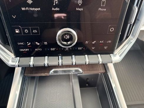 New 2026 GMC Acadia Denali w/ Super Cruise Package image 10