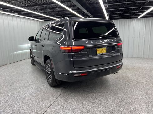 Used 2025 Jeep Wagoneer 4WD w/ Convenience Group I image 4