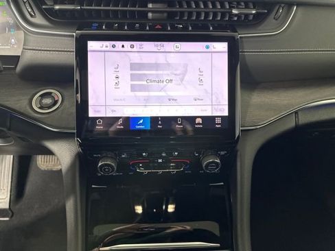 Used 2023 Jeep Grand Cherokee Overland image 21