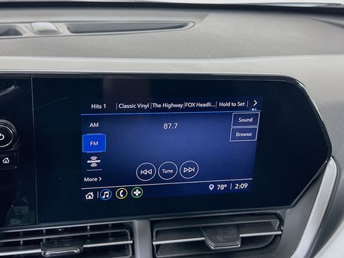 Used 2025 Chevrolet Trax LS image 19