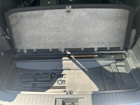 Used 2024 Toyota Highlander XLE AWD/4WD image 67