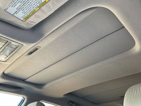 Used 2010 Toyota Venza AWD w/ Convenience Pkg image 24
