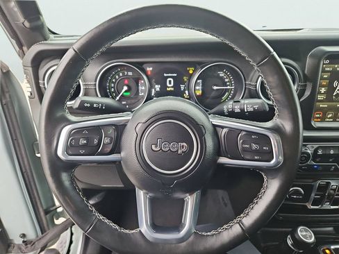 Used 2023 Jeep Wrangler Unlimited Sahara w/ Cold Weather Group AWD/4WD image 33