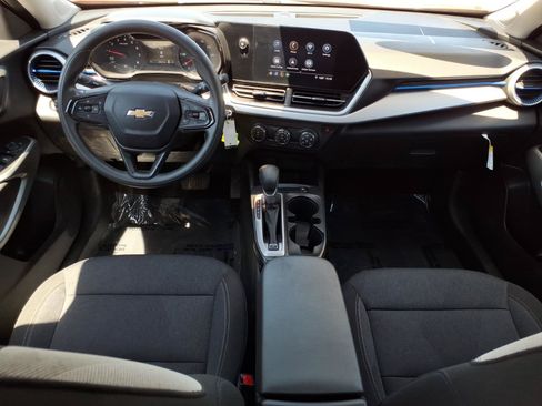 Used 2024 Chevrolet Trax LS FWD image 16